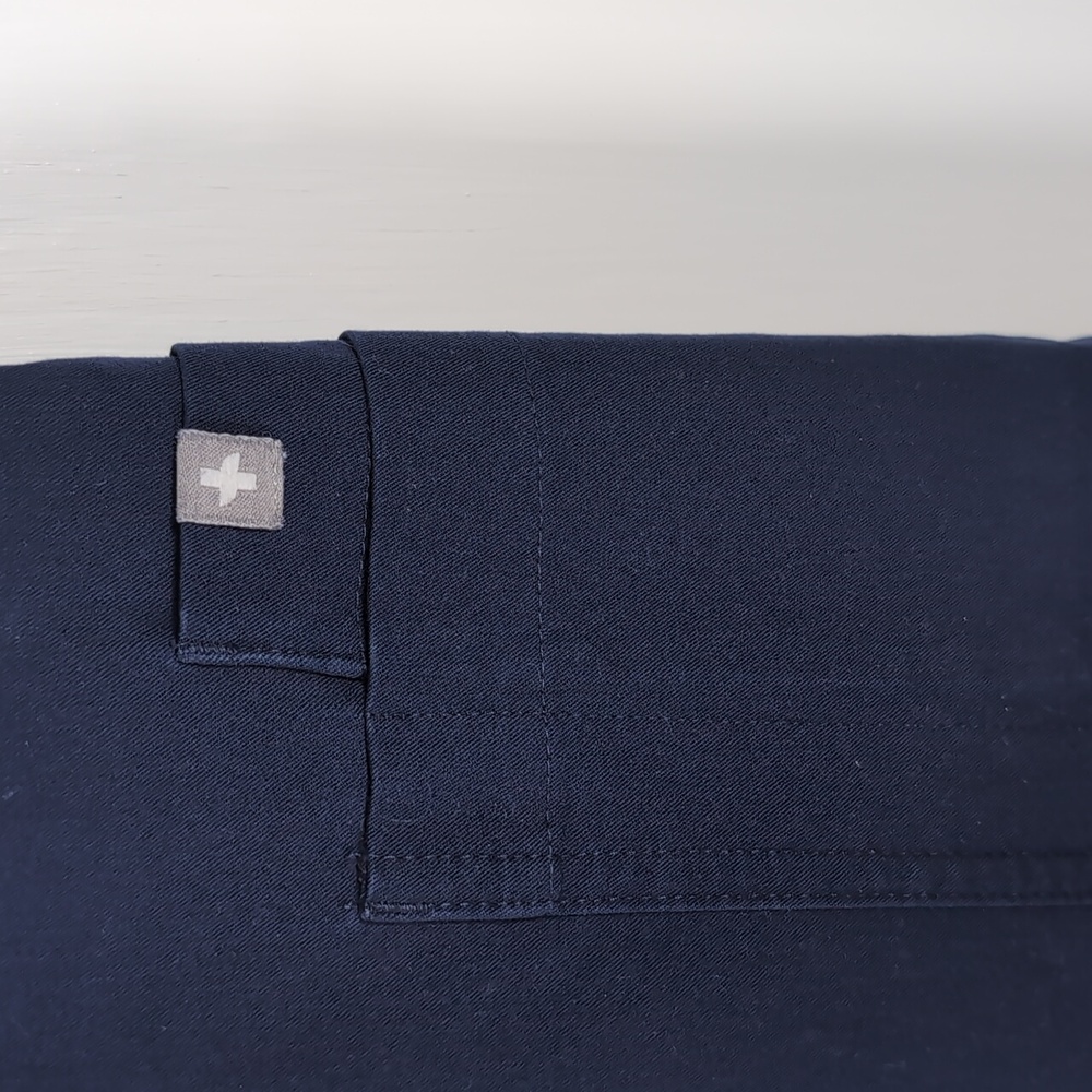 FIGS Women's Navy Yola Scrub Pants – High Waisted 11 Pockets Size Medium - Picture 2 of 8